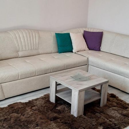Lux Apartman Čačak Buitenkant foto