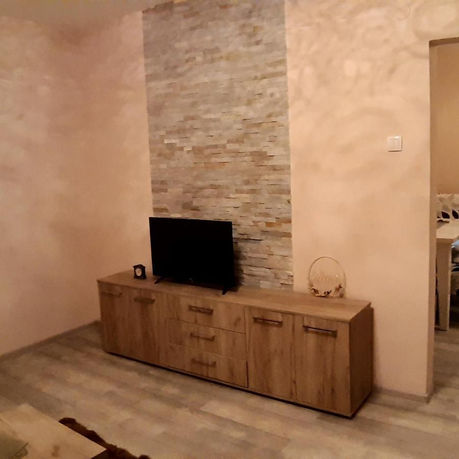 Lux Apartman Čačak Buitenkant foto