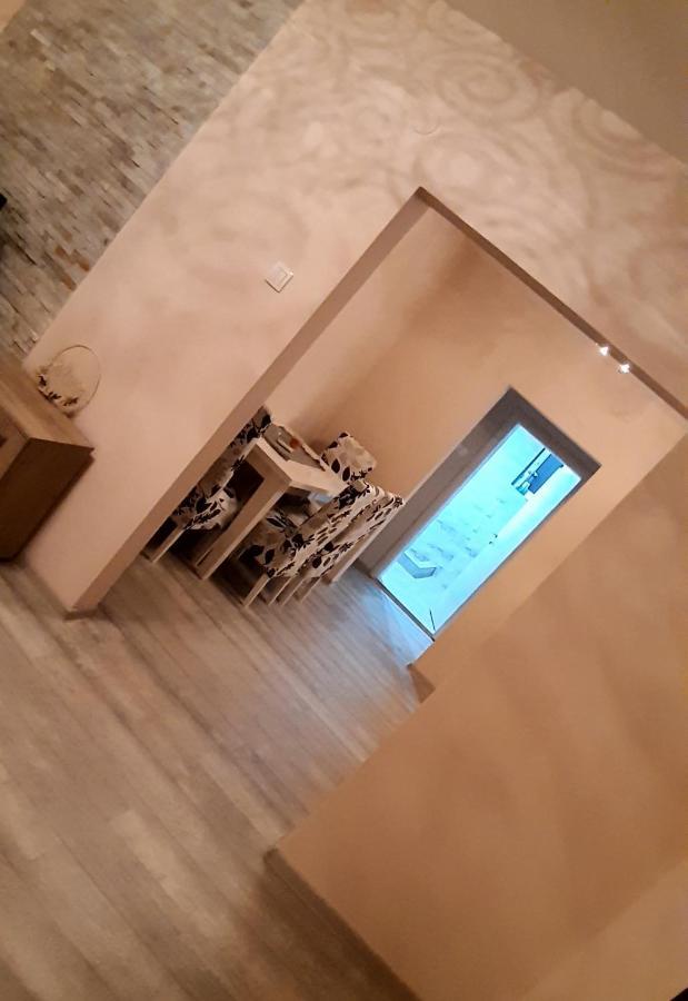 Lux Apartman Čačak Buitenkant foto