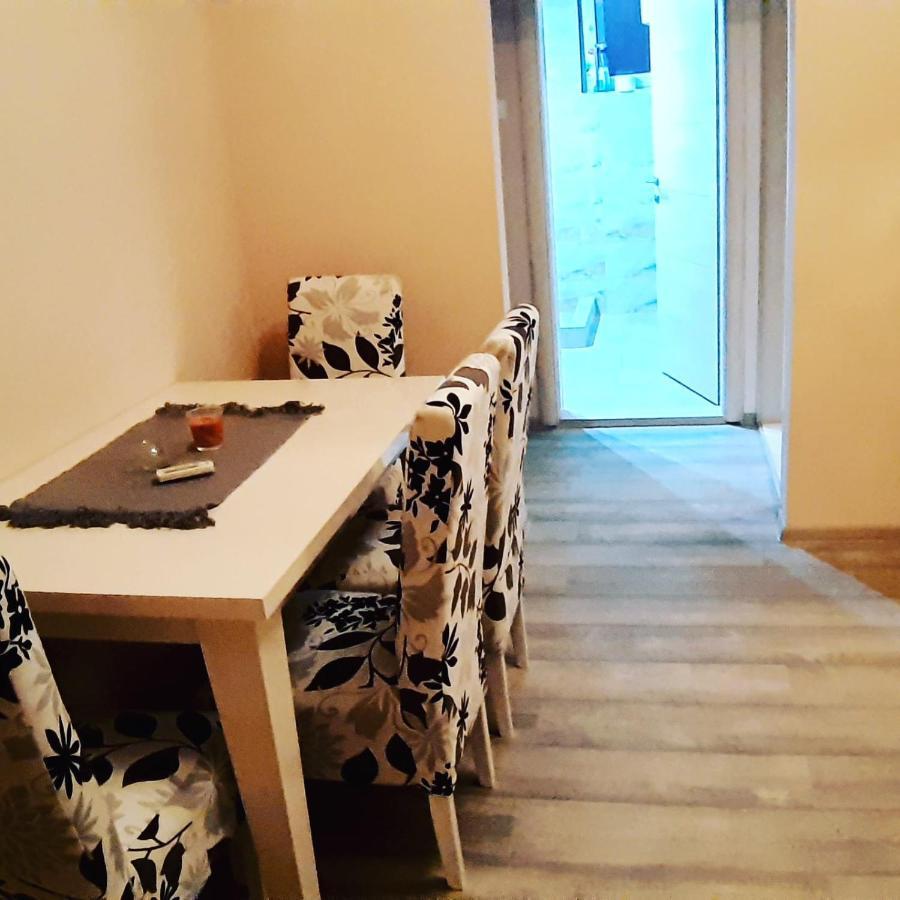 Lux Apartman Čačak Buitenkant foto