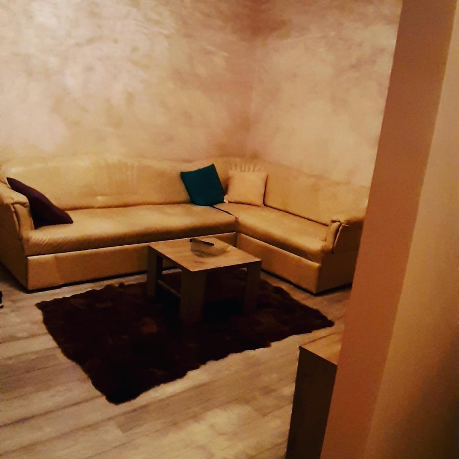 Lux Apartman Čačak Buitenkant foto